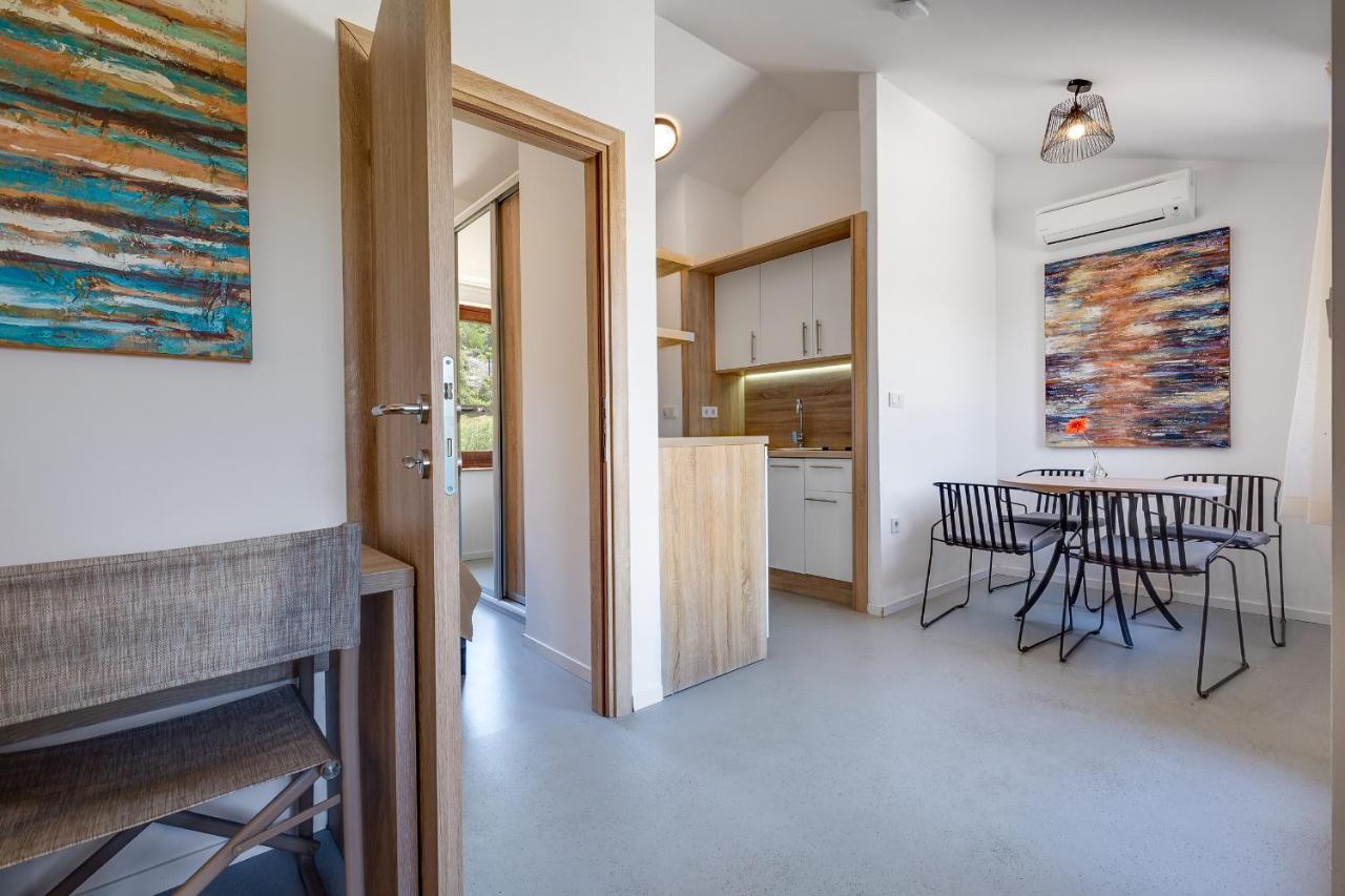 Apartments Jezera Lovisca Экстерьер фото